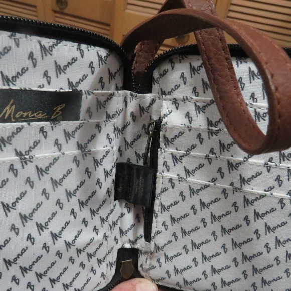 NWT Mona B Sunny Wristlet - Picture 6 of 7